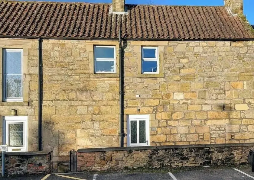 Bees Townhouse- Cupar - Image 1