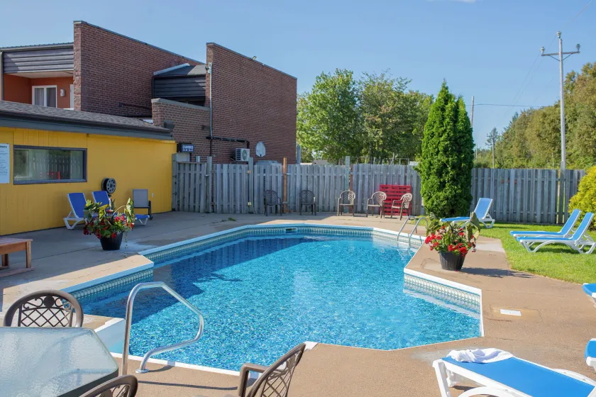 Complexe Hotelier Escoumins - Image 1