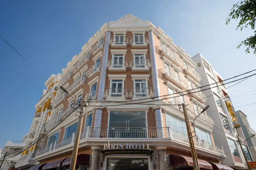 Paris Hotel Châu Đốc - Image 1
