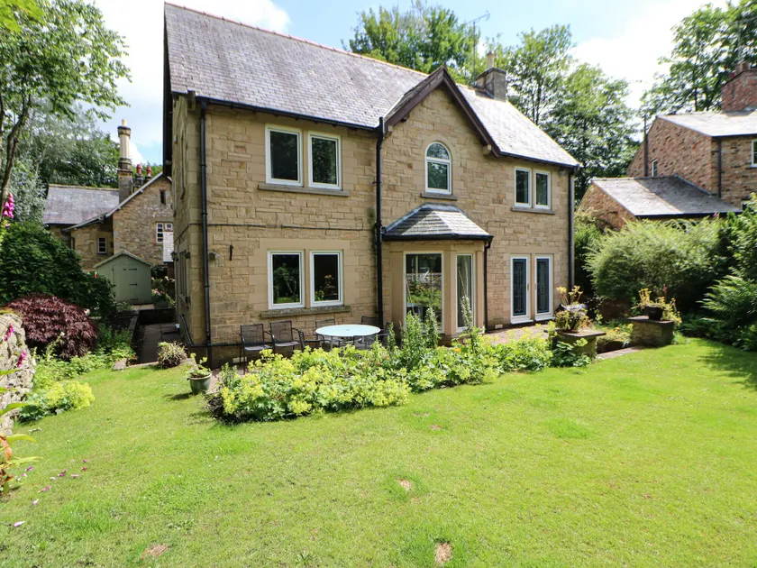 Bridgedown House - Image 1