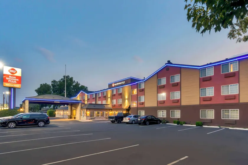 Best Western Plus Yakima Hotel - Image 1