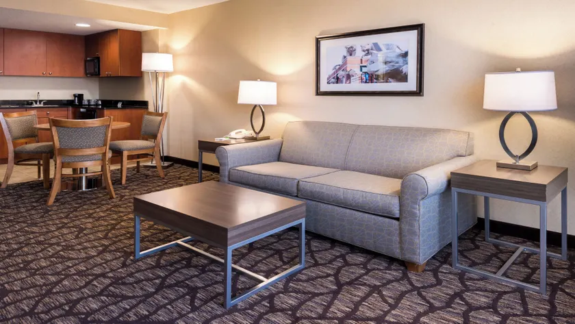 Holiday Inn Hotel & Suites Warren by IHG - Image 1
