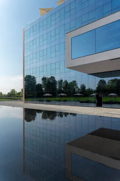 Life Hotel - Image 1
