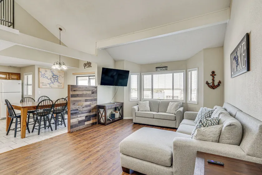 Lakefront Osage Beach Condo + Workspace w/ Pool Views - Image 1