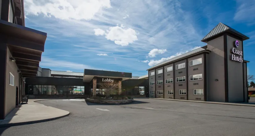 Coast Lethbridge Hotel & Conference Centre - Image 1