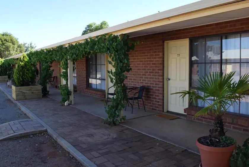 Roundhouse Motel - Image 1