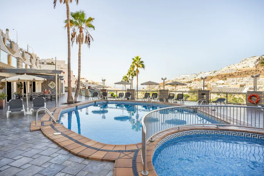Cala Nova Apartamentos - Image 1