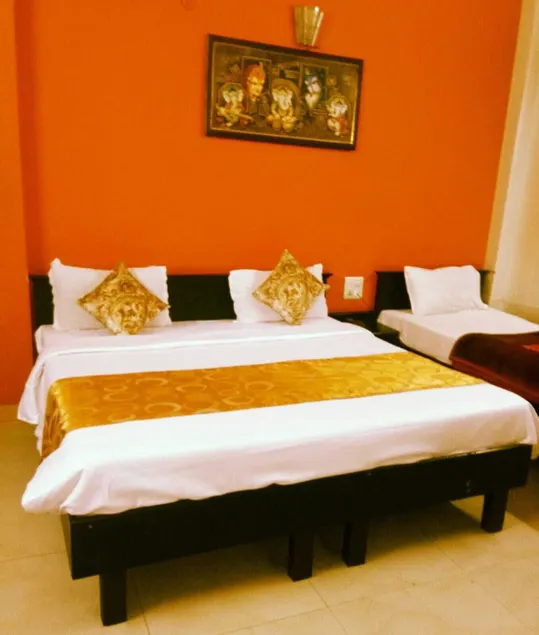Hotel Krishna Residency - Image 1