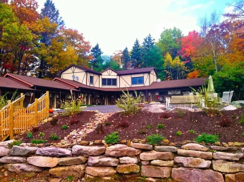 Lake Harmony Inn - Image 1