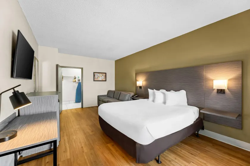 Econo Lodge Greenville - Image 1