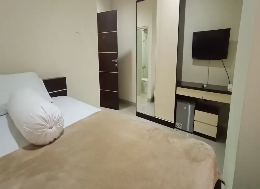 Giant Kost - Image 1