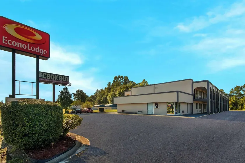 Econo Lodge Goldsboro Hwy 70 - Image 1