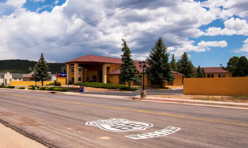 Comfort Inn Near Grand Canyon - Image 1