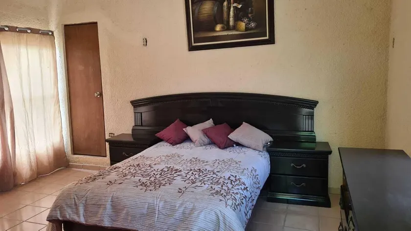 Padrinos Hostal La Paz Full House - Image 1