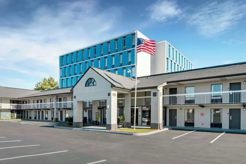 Econo Lodge Augusta, Downtown - Image 1