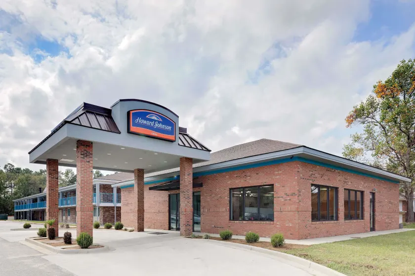 Howard Johnson by Wyndham Florence - Image 1