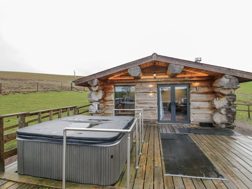 Douglas Cabin at Salford Court Farm Fishing Cabins - Image 1