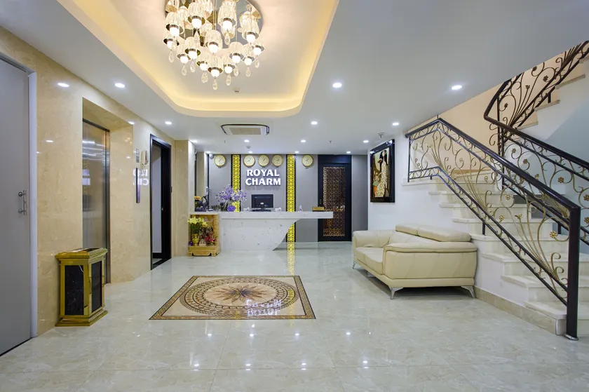Royal Charm Hotel - Interior entrance