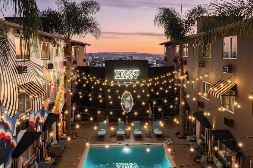 Hotel Ziggy On Sunset - Image 1