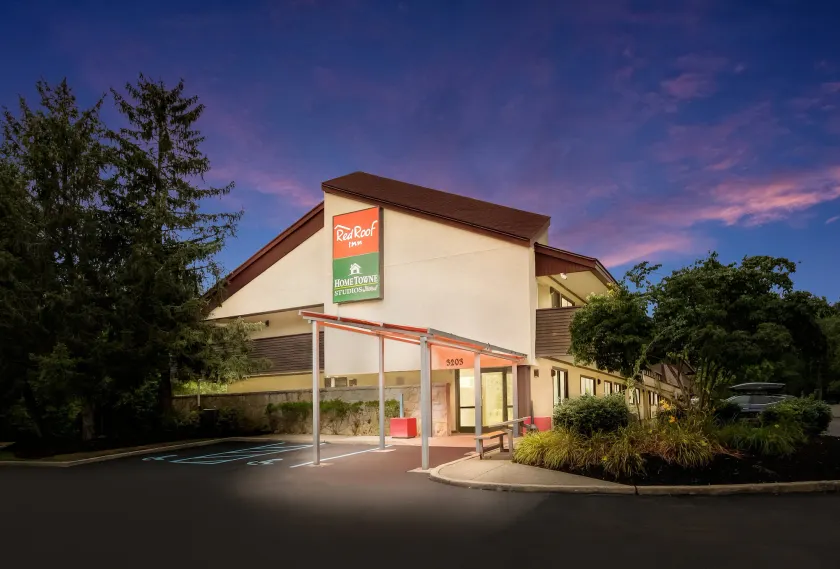 HomeTowne Studios by Red Roof Princeton - Ewing/ Lawrenceville - Image 1