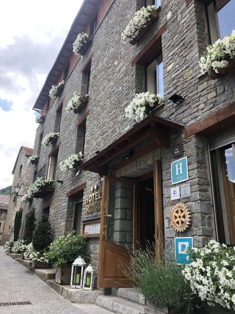 Hotel Roya - Image 1