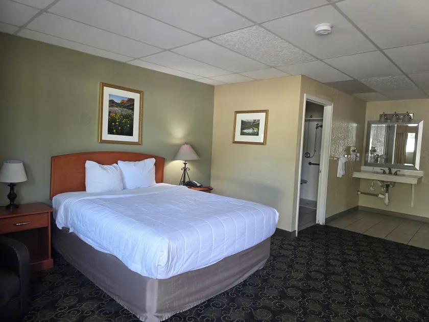 Montrose Valley Lodge - Image 1