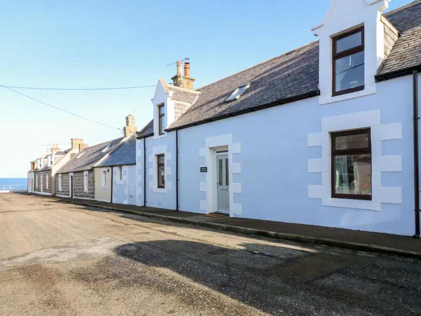 4 Gordon Street - Image 1