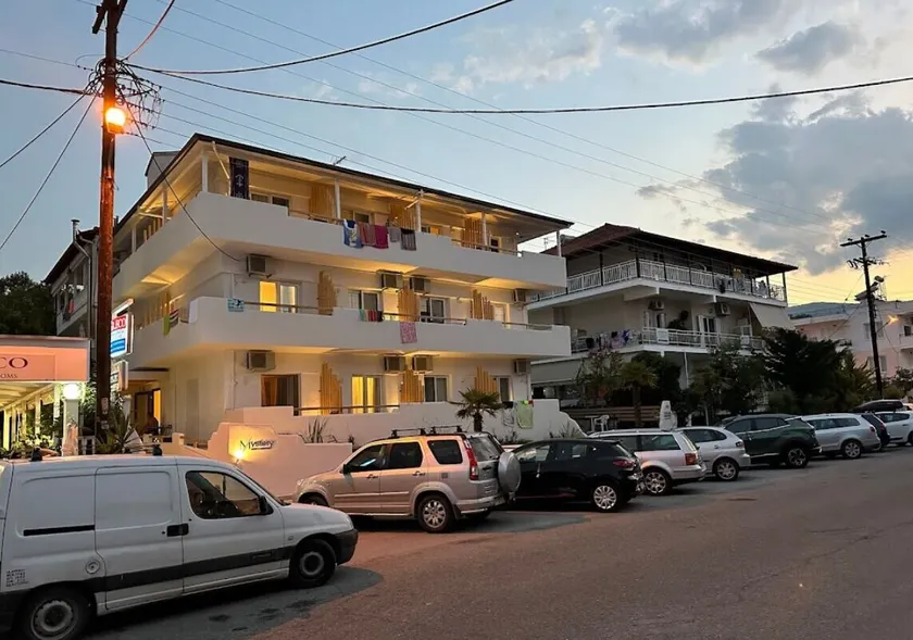 Mystery Suites and Apartments - Image 1