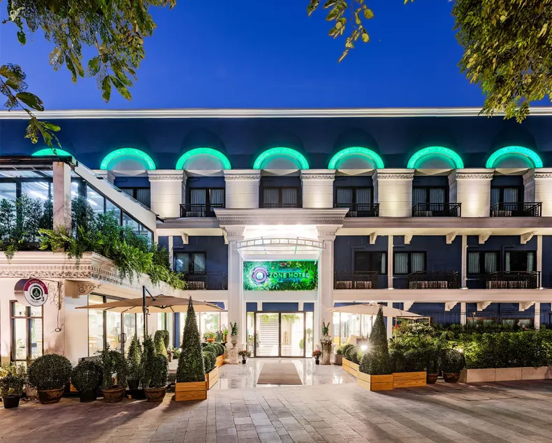 Ozone Hotel Bangkok - Image 1