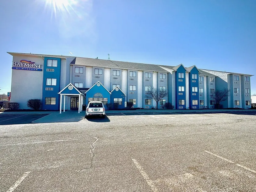 Baymont by Wyndham Farmington - Image 1