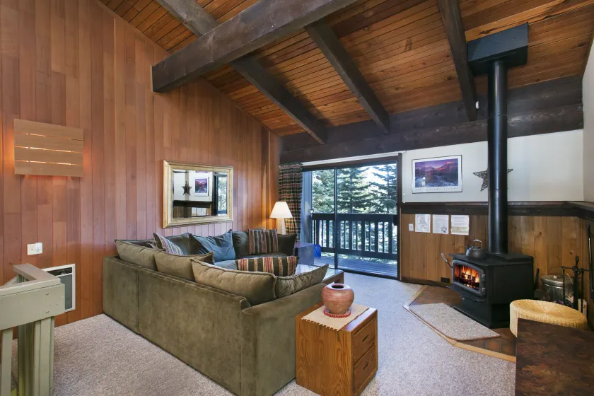 Mammoth Point by 101 Great Escapes - Image 1