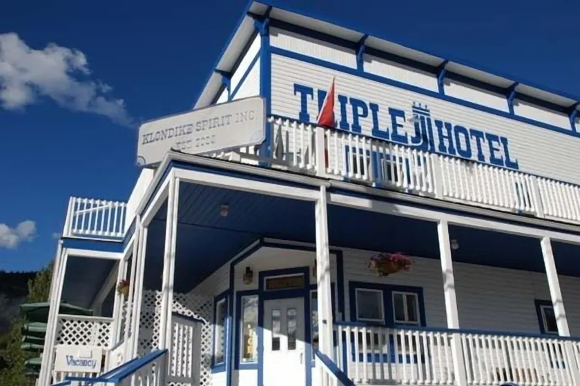 Triple J Hotel - Image 1
