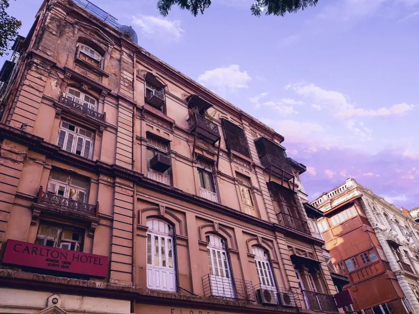 Carlton Hotel - Image 1