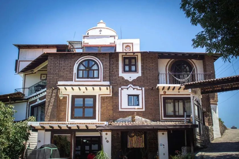 SOLACHE INN - Image 1