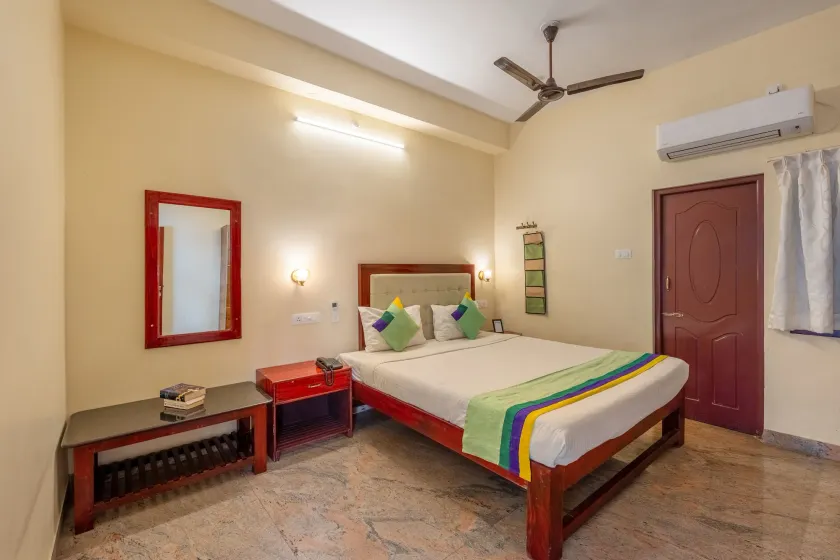 Treebo Grace Inn, 3 Min Walk From Promenade Beach - Image 1