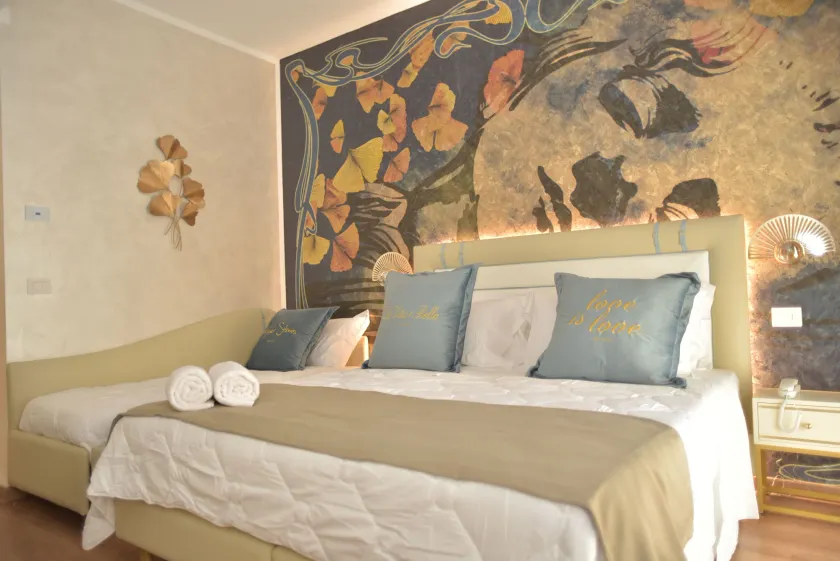 Amsterdam Suite Hotel & SPA - Image 1