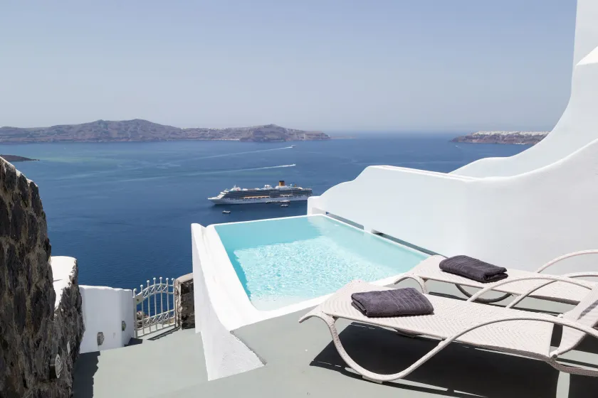 Adamant Suites - Image 1