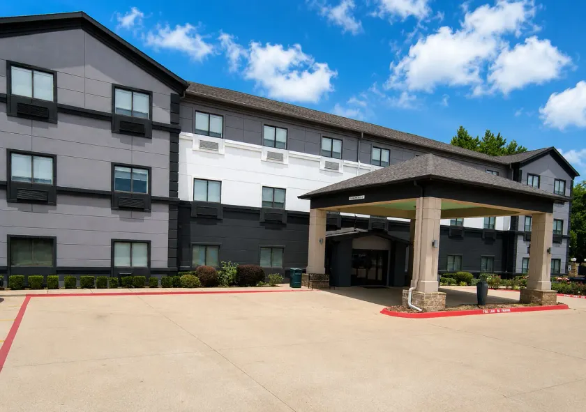 Garner Hotel Tyler Southwest by IHG - Image 1