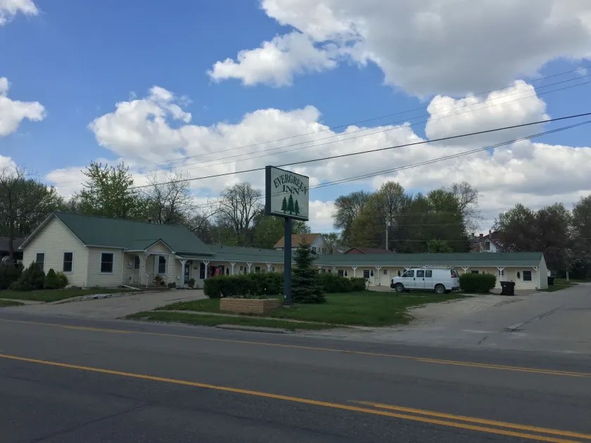 Evergreen Inn - Image 1