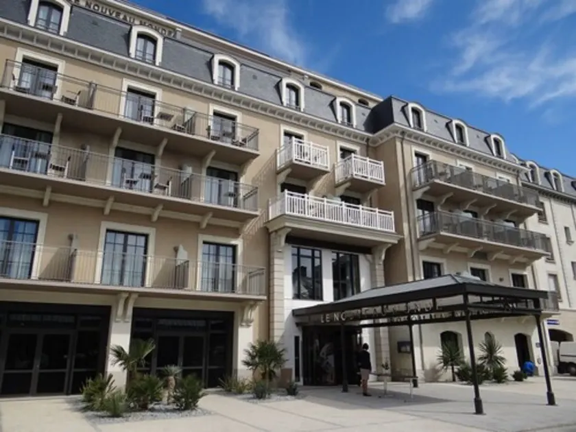 Hôtel Le Nouveau Monde - Image 1