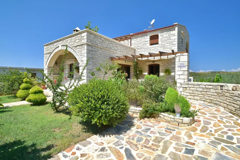 Villa Ahlades - Image 1