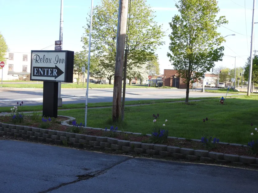Relax Inn - Image 1