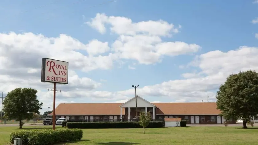 Royal Inn and Suites - Image 1