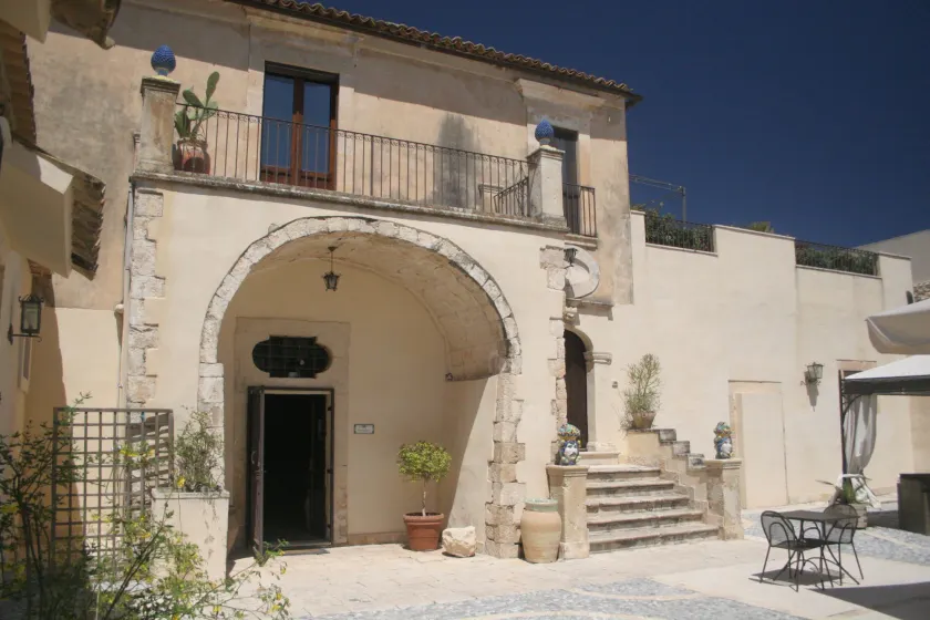 Chiusa Di Carlo Agriturismo - Image 1