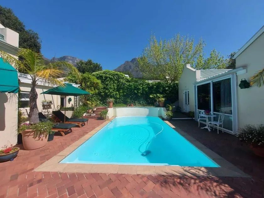 Newlands Guest House - Image 1