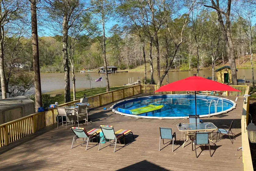 Lakefront Sparta Home w/ Private Pool & Dock! - Interiör