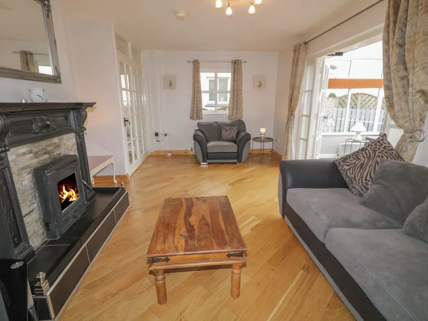 2 Carlton Cottage - Image 1