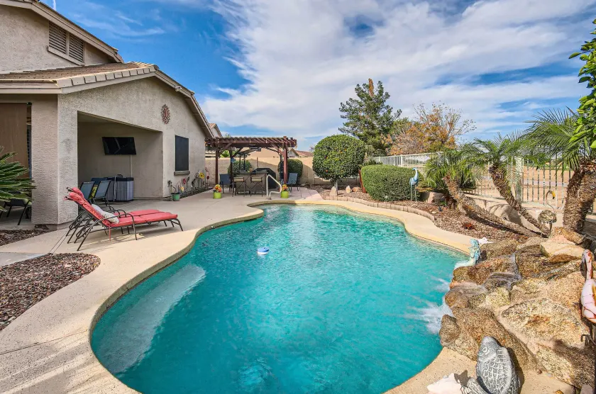 Pool Table + Bar! Family-Friendly Phoenix Retreat - Image 1