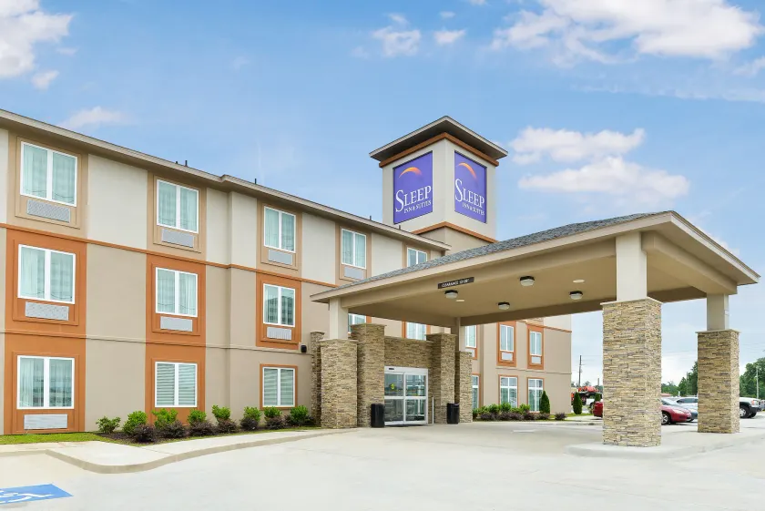 Sleep Inn & Suites Gulfport - Image 1