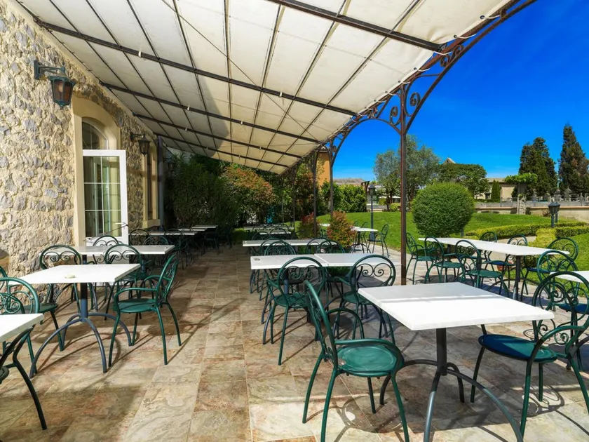 Logis Hôtel restaurant Les Minotiers - Image 1